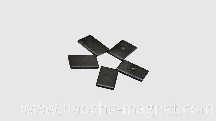 Sintered Ferrite Custom Block Magnets Oblique Magnetized Magnet